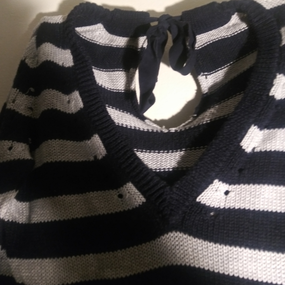 Sweater - Picture 2 of 4